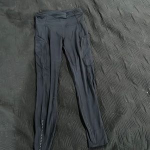 Lululemon women’s leggings. Fast and Free 25” Size 4.